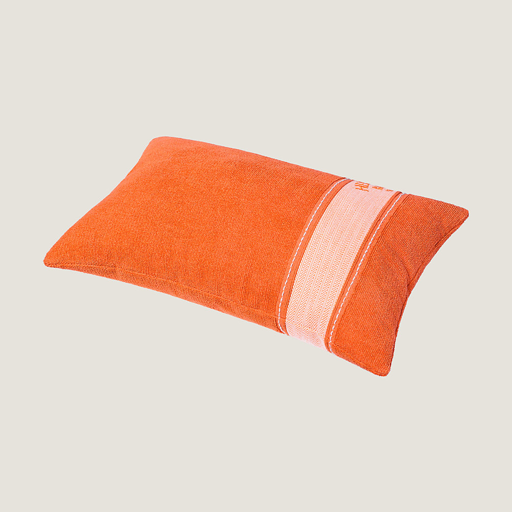 yachting uni beach pillow